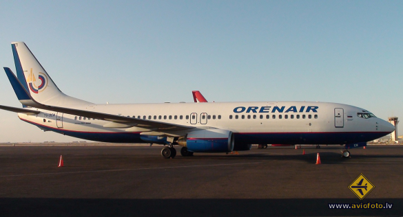 Boeing 737-85R